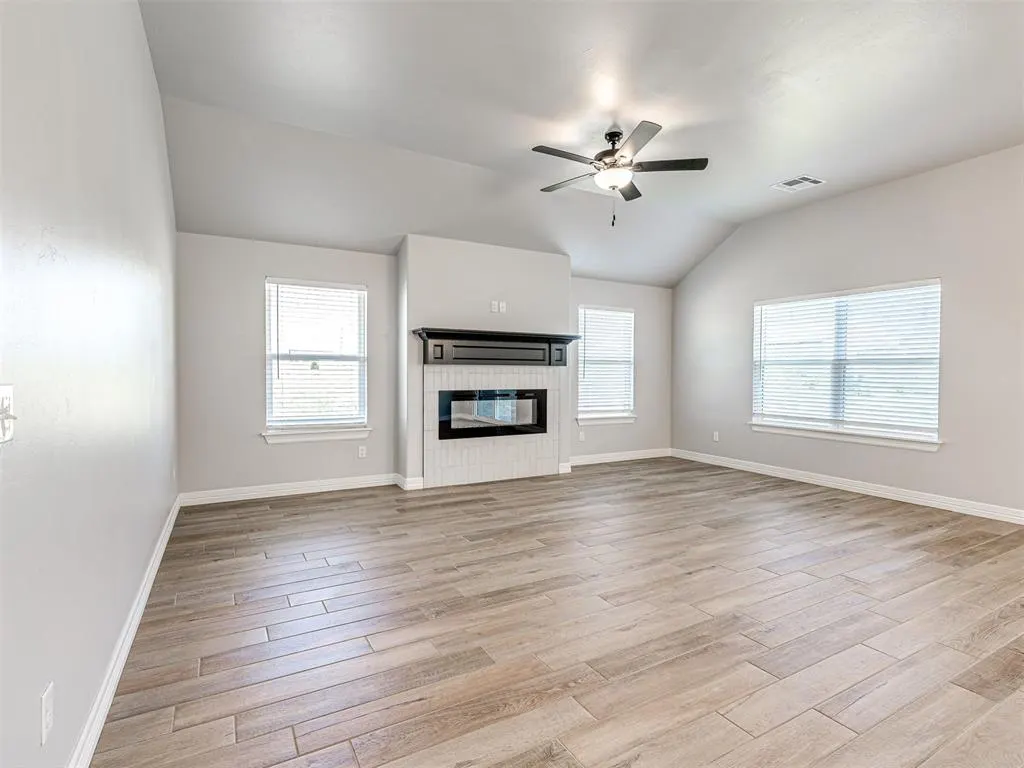 Photo 10 — 7712 Three Woods Lane, Yukon, OK 73099