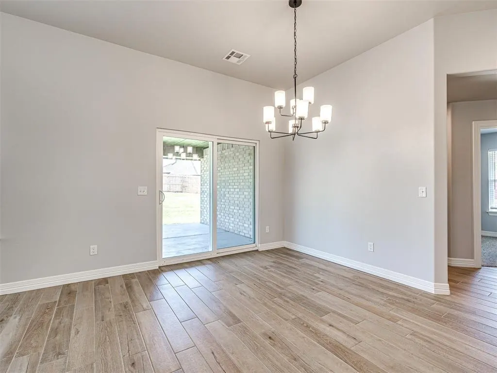 Photo 16 — 7712 Three Woods Lane, Yukon, OK 73099