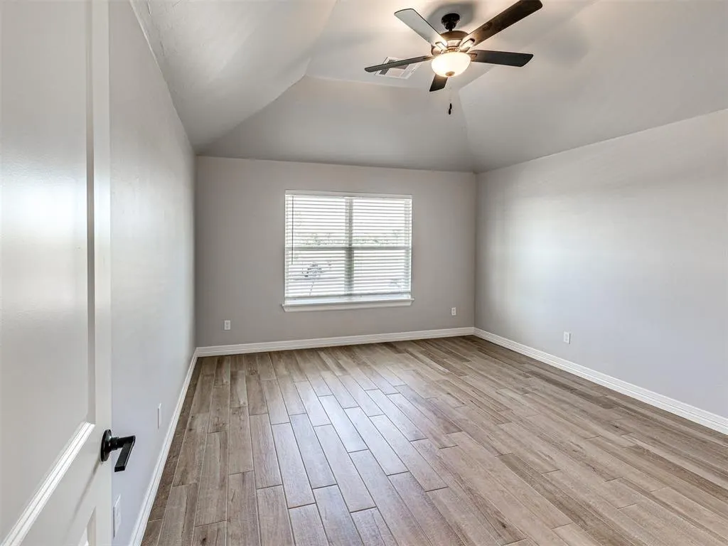 Photo 17 — 7712 Three Woods Lane, Yukon, OK 73099