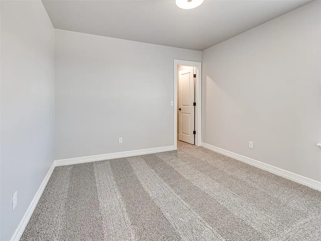 Photo 30 — 7712 Three Woods Lane, Yukon, OK 73099