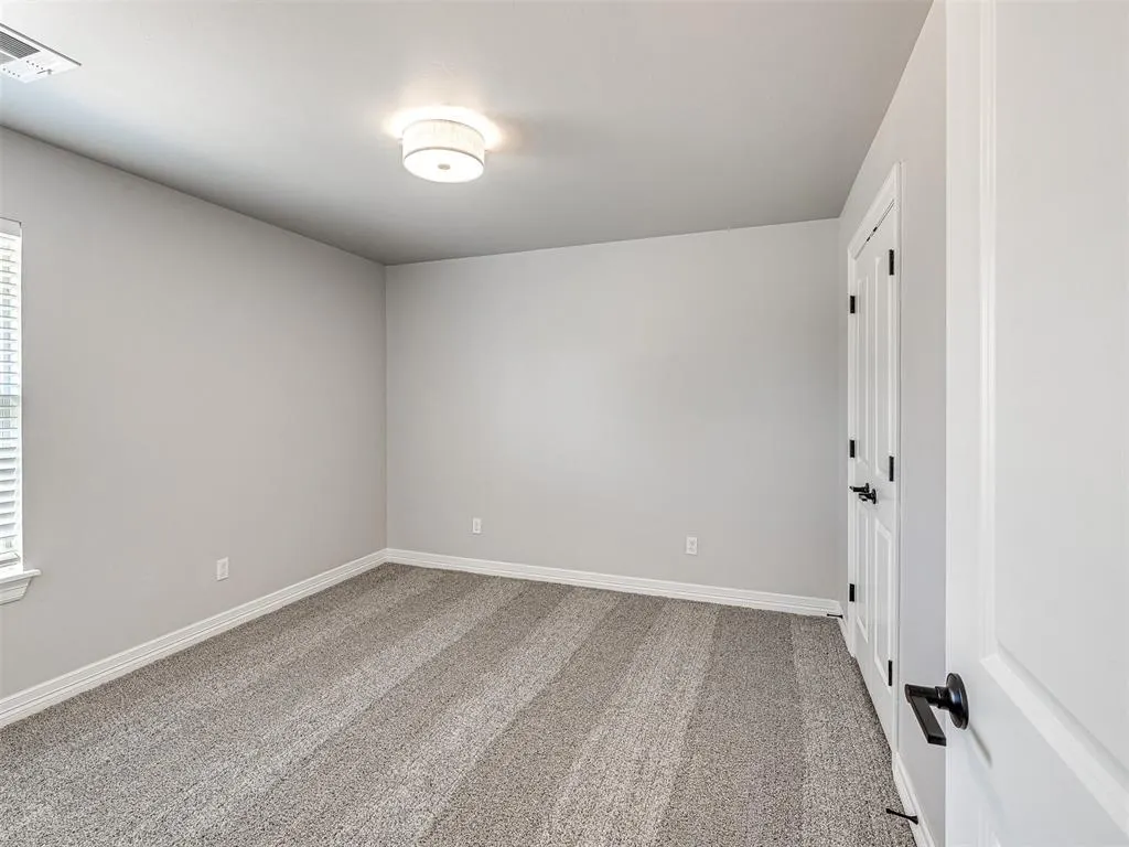 Photo 32 — 7712 Three Woods Lane, Yukon, OK 73099