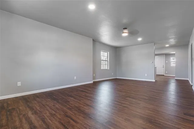 Photo 5 — 209 S Linwood Street, Cordell, OK 73632