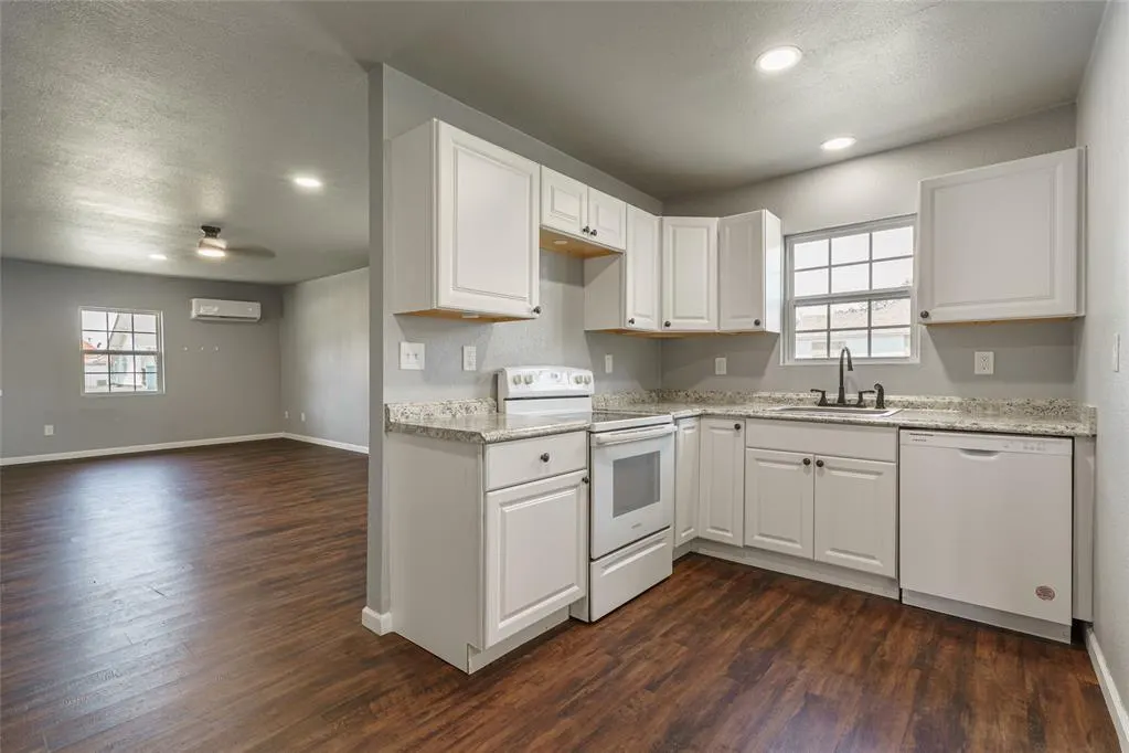 Photo 18 — 209 S Linwood Street, Cordell, OK 73632