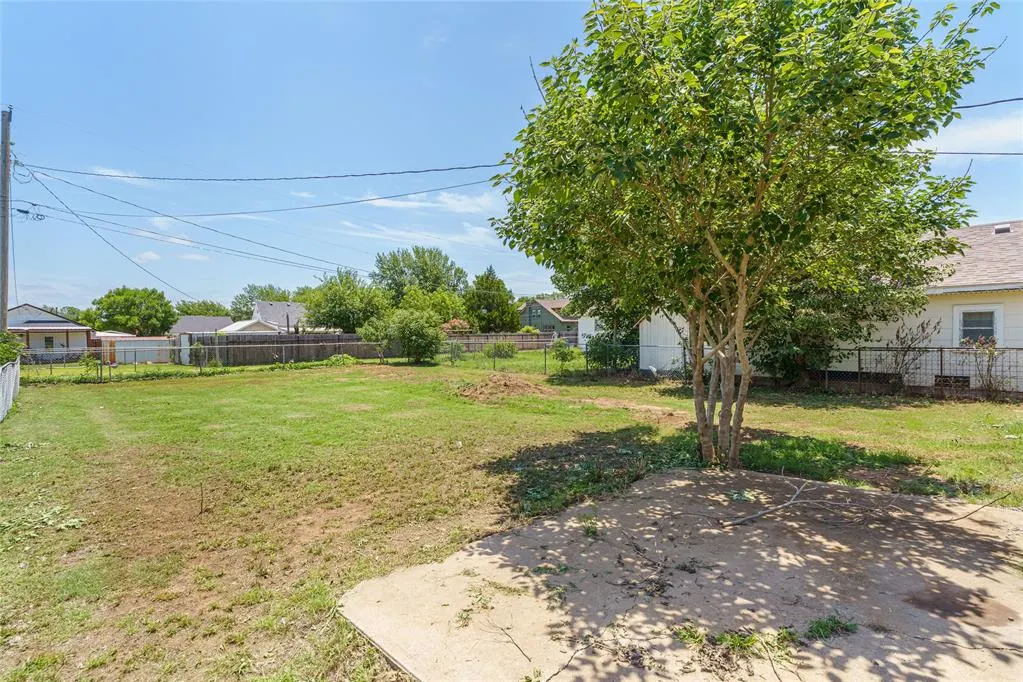 Photo 25 — 209 S Linwood Street, Cordell, OK 73632