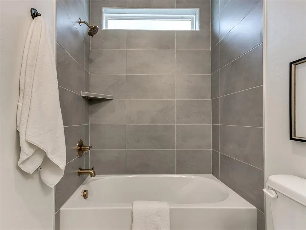 Photo 8 — 7717 Woods Edge Way, Yukon, OK 73099