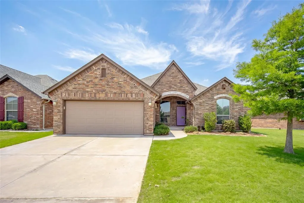 Photo 2 — 17305 Serrano Drive, Oklahoma City, OK 73170