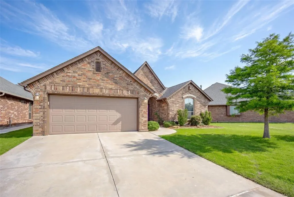 Photo 3 — 17305 Serrano Drive, Oklahoma City, OK 73170
