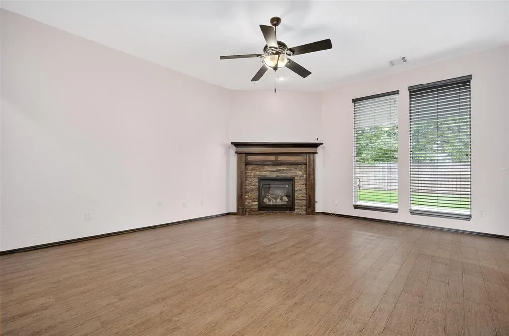Photo 5 — 17305 Serrano Drive, Oklahoma City, OK 73170