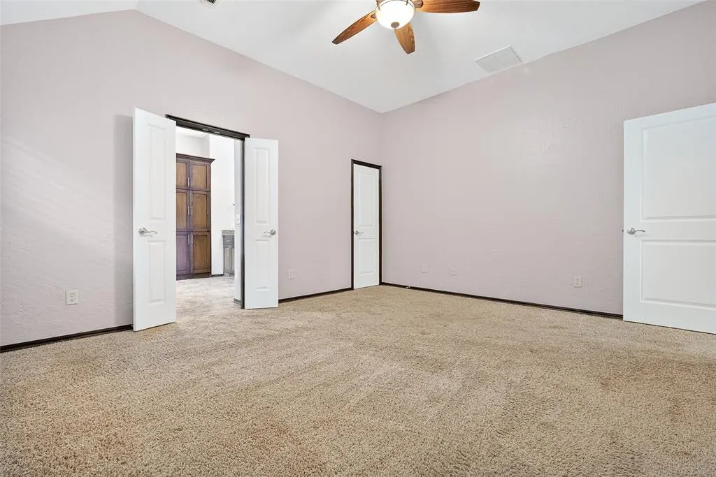 Photo 13 — 17305 Serrano Drive, Oklahoma City, OK 73170