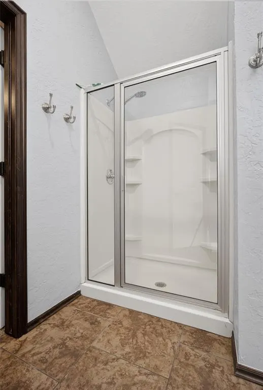 Photo 16 — 17305 Serrano Drive, Oklahoma City, OK 73170