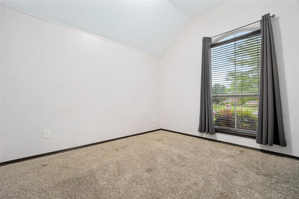 Photo 20 — 17305 Serrano Drive, Oklahoma City, OK 73170