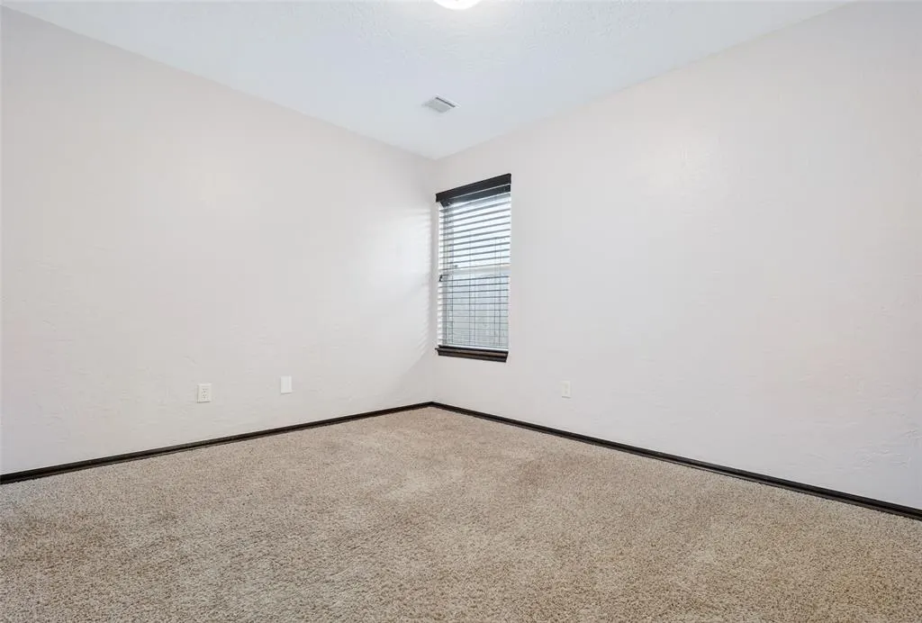 Photo 24 — 17305 Serrano Drive, Oklahoma City, OK 73170