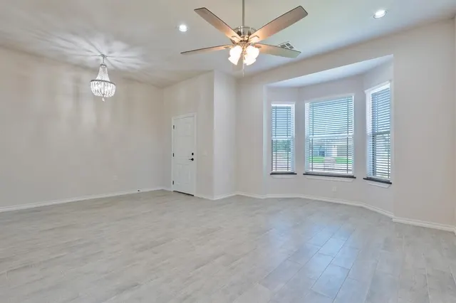 Photo 5 — 3930 Maple Grove Avenue, Shawnee, OK 74804
