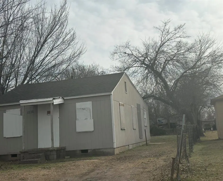 Front exterior — 1236 SW 16th Street, Oklahoma City, OK 73108