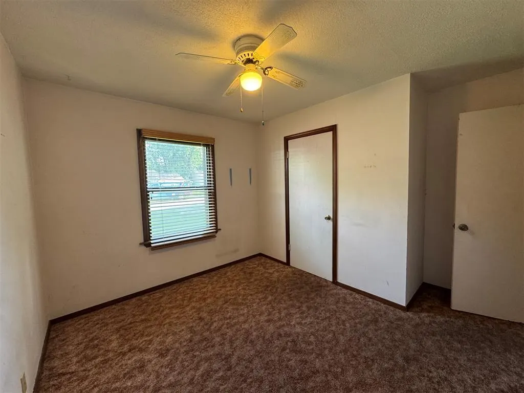 Photo 2 — 6207 NW 34th Street, Bethany, OK 73008