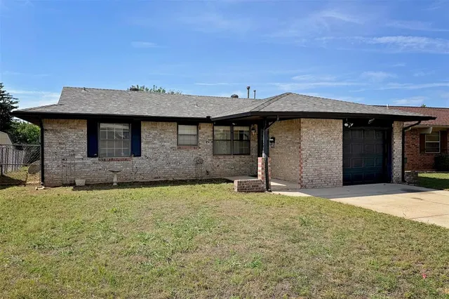 Front exterior — 620 Willow Ridge Place, Edmond, OK 73003