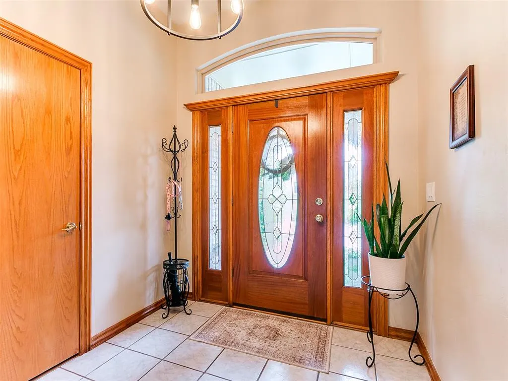 Photo 3 — 1701 SW 38th Street, Moore, OK 73160