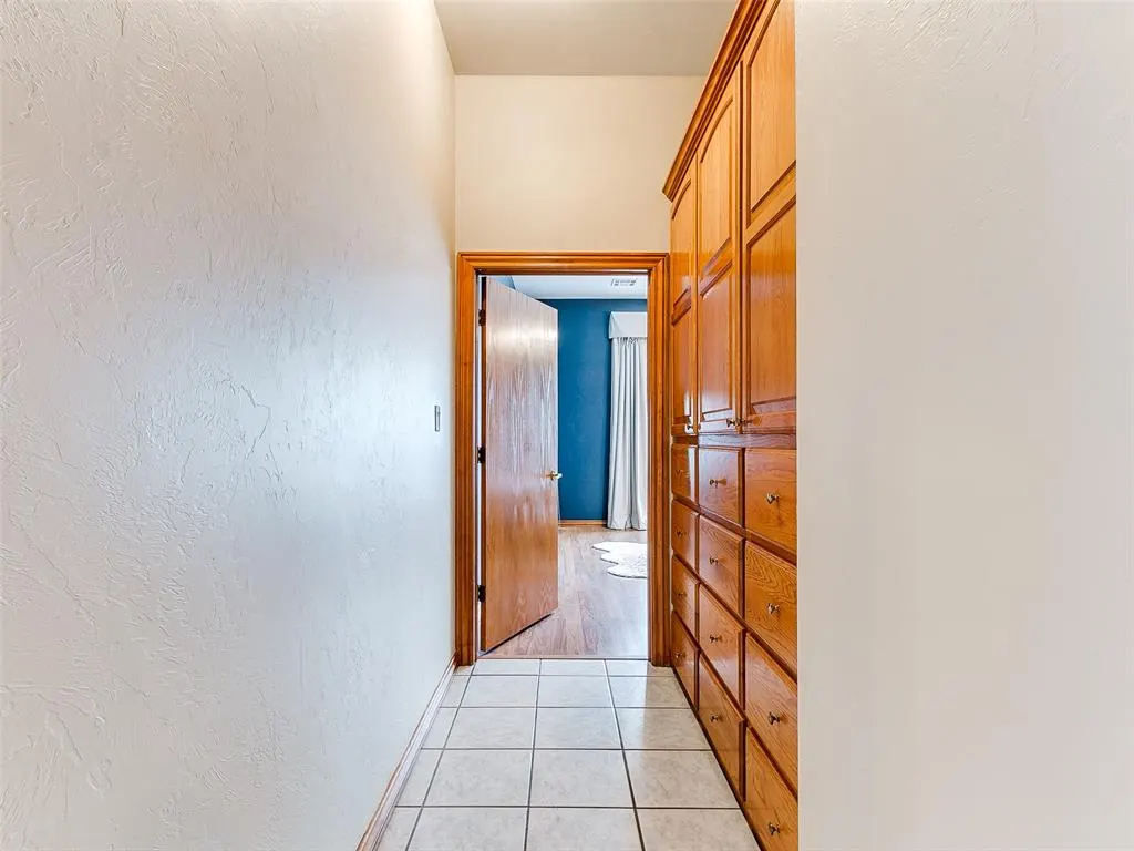 Photo 23 — 1701 SW 38th Street, Moore, OK 73160