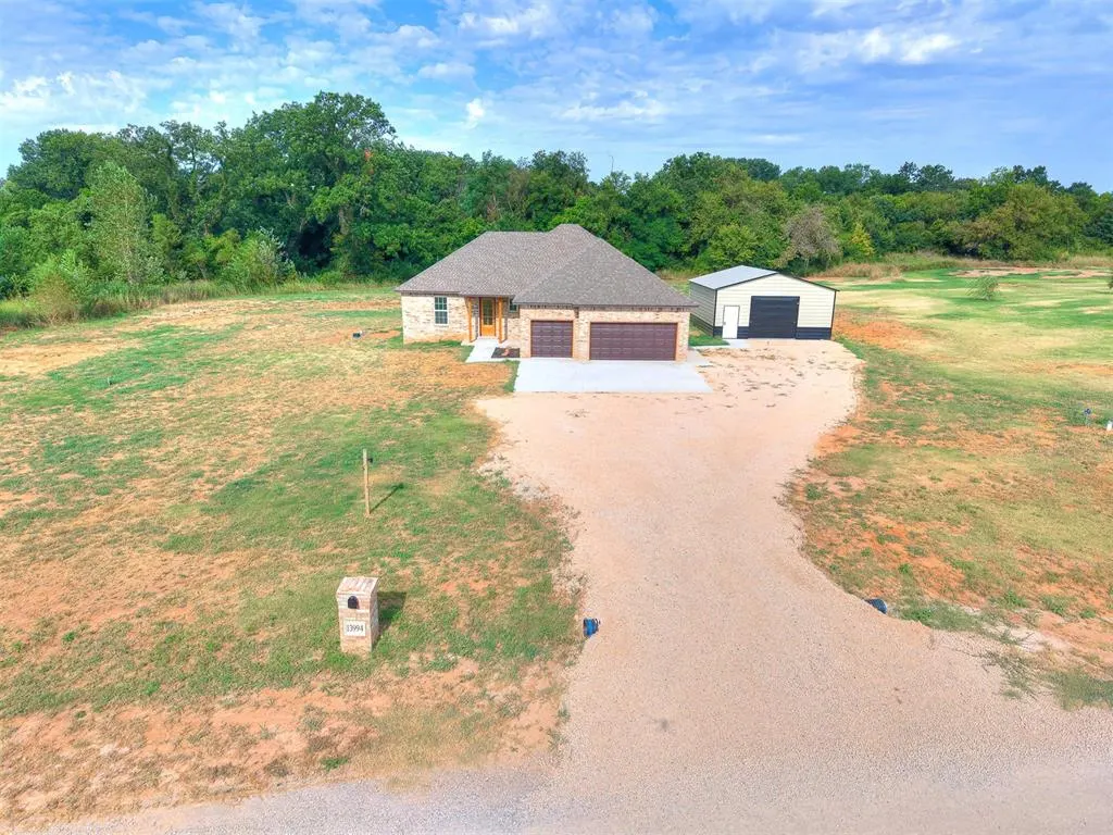 Front exterior — 13994 Breezy Lane, Shawnee, OK 74804