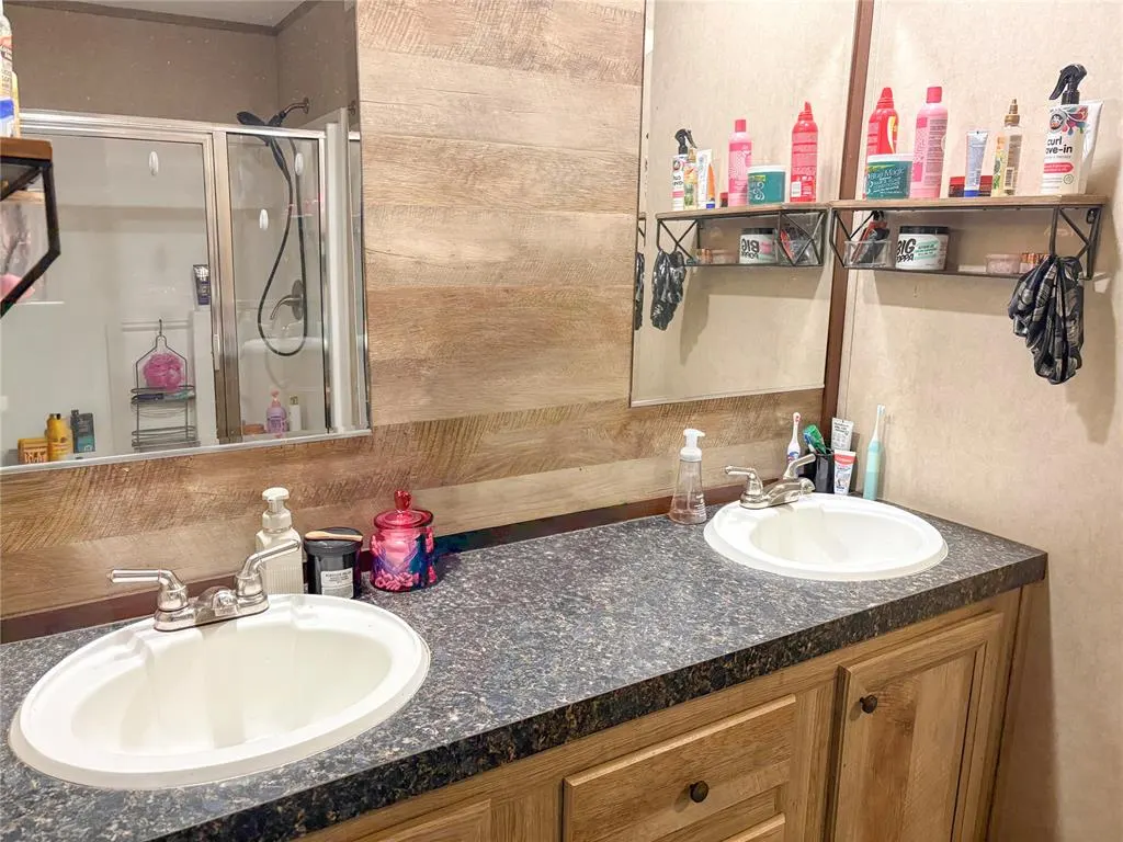 Photo 12 — 6900 Winchester Drive, El Reno, OK 73036