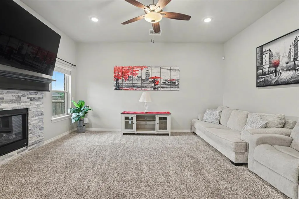Photo 5 — 6124 Oxnard Street, Edmond, OK 73034
