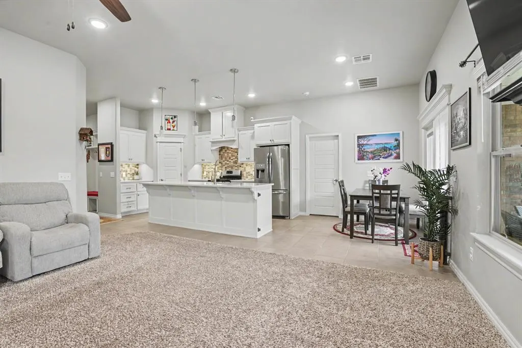 Photo 6 — 6124 Oxnard Street, Edmond, OK 73034