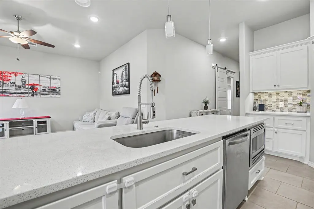 Photo 8 — 6124 Oxnard Street, Edmond, OK 73034