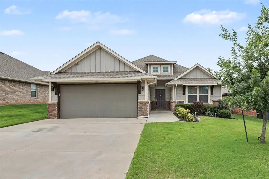 Photo 2 — 6124 Oxnard Street, Edmond, OK 73034