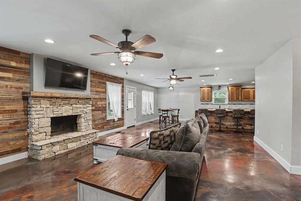 Photo 5 — 2382 County Road 1205, Blanchard, OK 73010