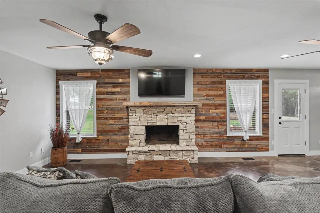 Photo 6 — 2382 County Road 1205, Blanchard, OK 73010