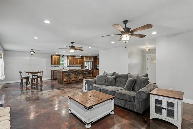 Photo 7 — 2382 County Road 1205, Blanchard, OK 73010