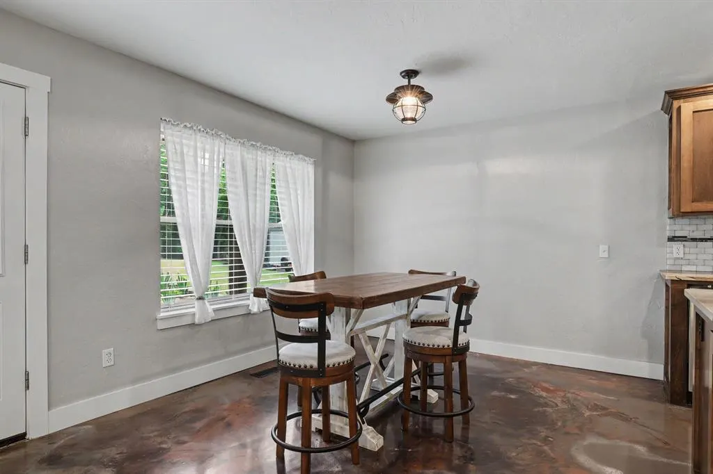 Photo 12 — 2382 County Road 1205, Blanchard, OK 73010