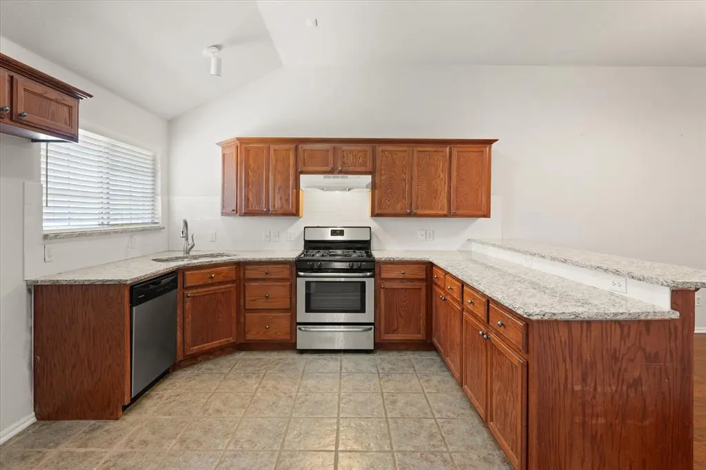 Photo 15 — 1975 Pleasant Ridge Court, Edmond, OK 73012