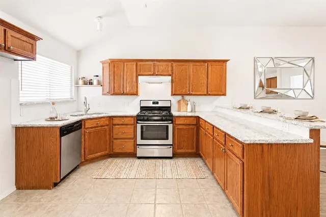 Photo 6 — 1975 Pleasant Ridge Court, Edmond, OK 73012