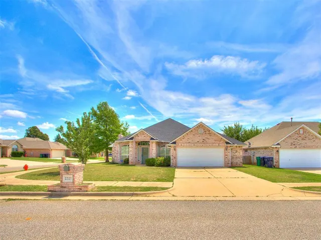 Photo 2 — 2321 SW 94th Terrace, Oklahoma City, OK 73159