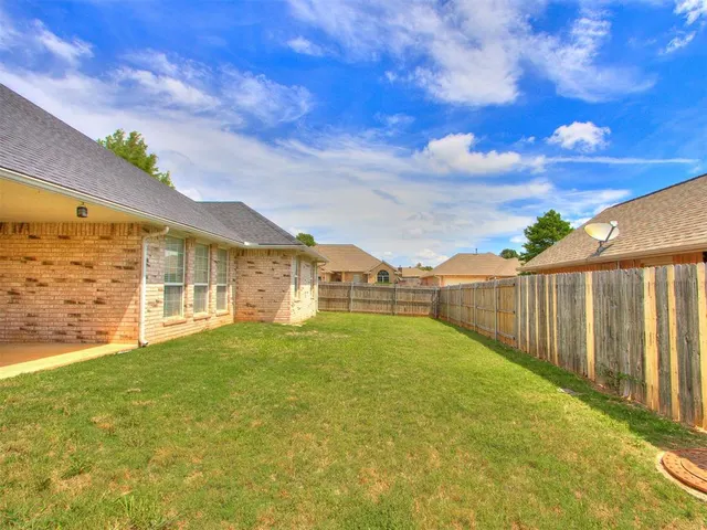 Photo 7 — 2321 SW 94th Terrace, Oklahoma City, OK 73159