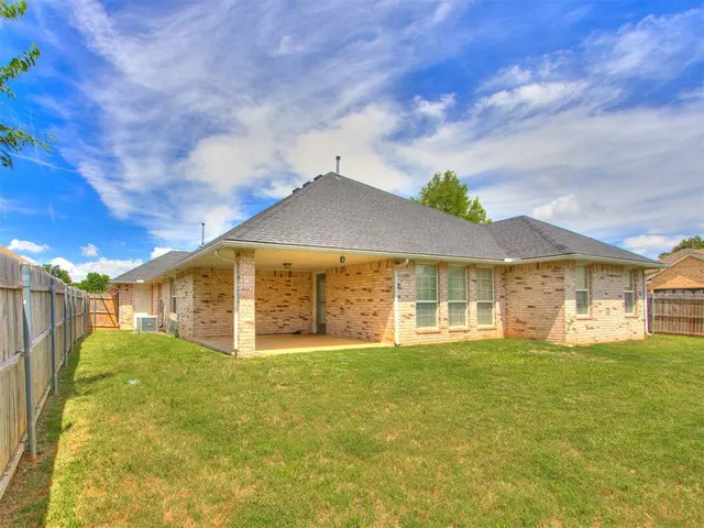 Photo 8 — 2321 SW 94th Terrace, Oklahoma City, OK 73159