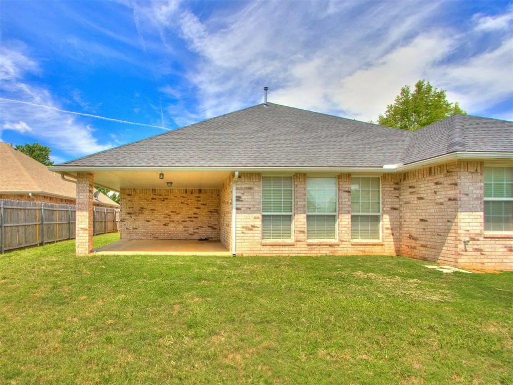 Photo 9 — 2321 SW 94th Terrace, Oklahoma City, OK 73159