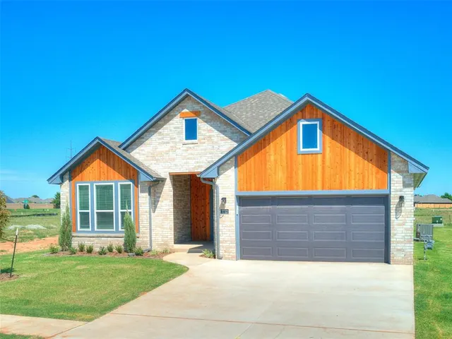 Photo 4 — 7712 Woods Edge Way, Yukon, OK 73099
