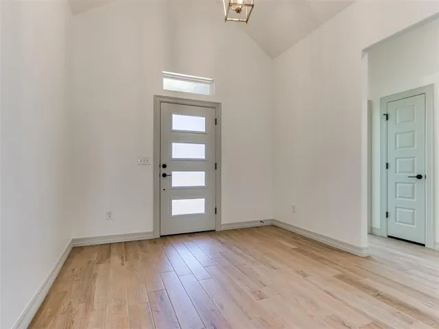 Photo 5 — 7712 Woods Edge Way, Yukon, OK 73099