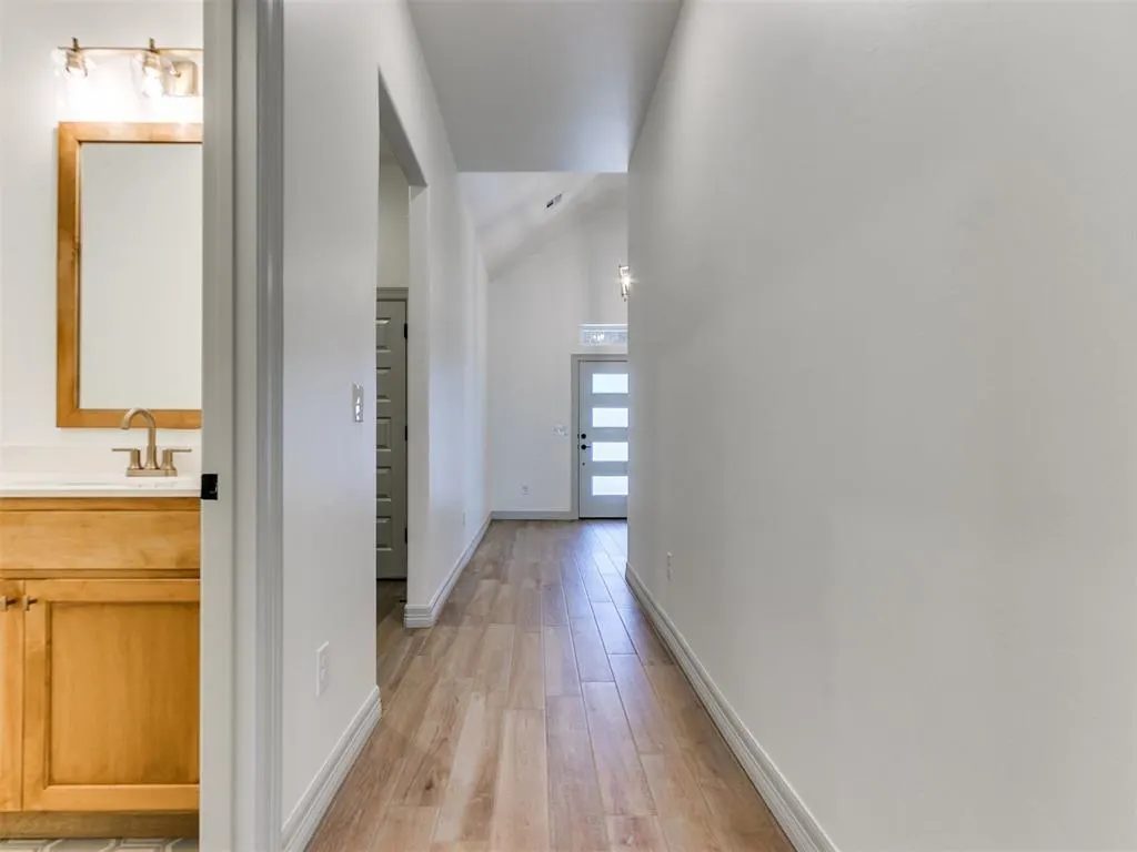 Photo 7 — 7712 Woods Edge Way, Yukon, OK 73099