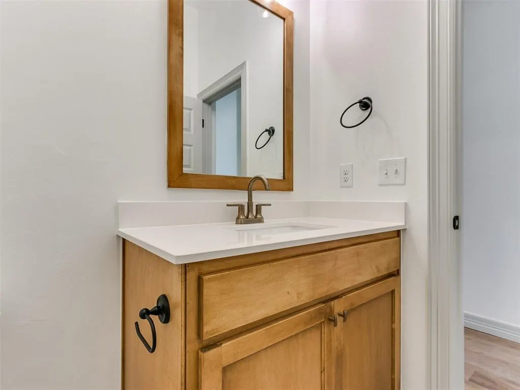 Photo 9 — 7712 Woods Edge Way, Yukon, OK 73099