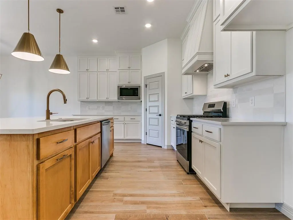 Photo 11 — 7712 Woods Edge Way, Yukon, OK 73099