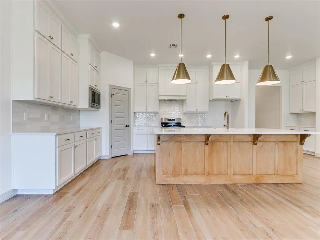 Photo 13 — 7712 Woods Edge Way, Yukon, OK 73099