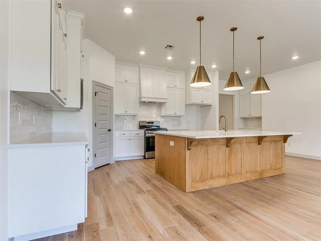 Photo 14 — 7712 Woods Edge Way, Yukon, OK 73099