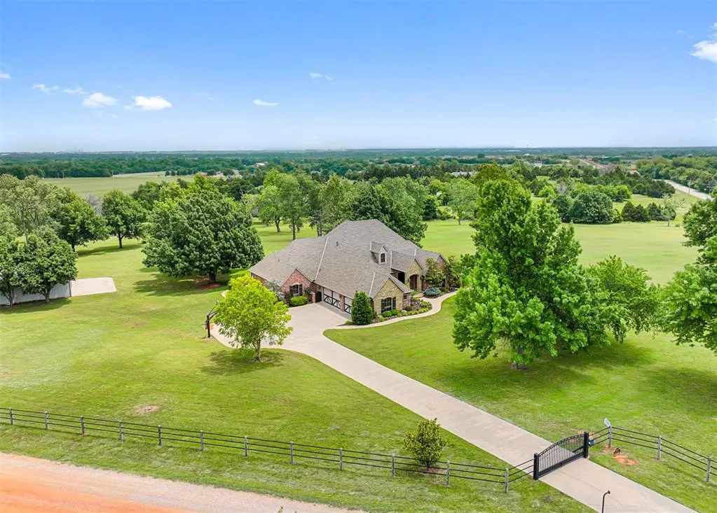 Photo 3 — 11900 Scenic Meadow Road, Oklahoma City, OK 73173
