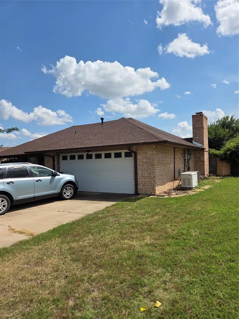 Front exterior — 6208 NW Chestnut Lane, Lawton, OK 73505
