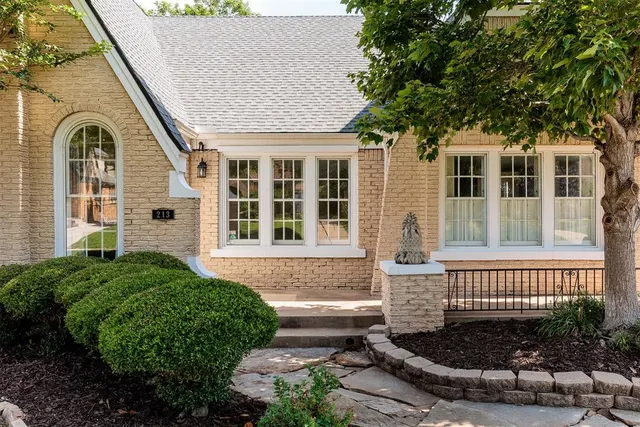Photo 5 — 213 NW 35th Street, Oklahoma City, OK 73118