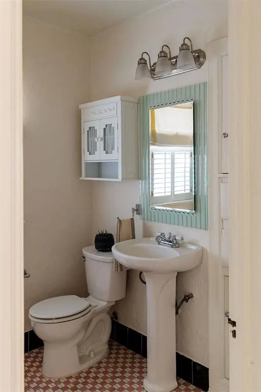Photo 34 — 213 NW 35th Street, Oklahoma City, OK 73118