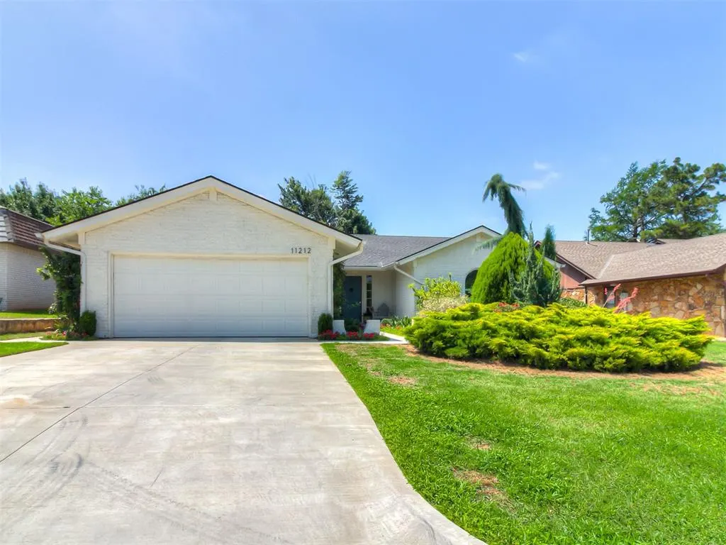 Photo 2 — 11212 NW 112th Street, Yukon, OK 73099